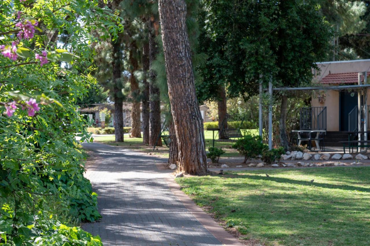 Kibbutz Malkiya Travel Hotel Malkiyya Exteriör bild
